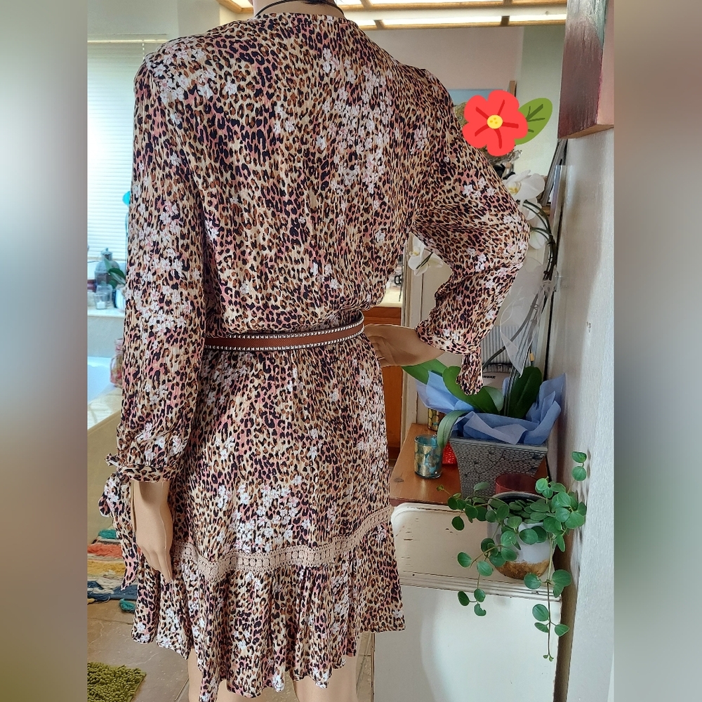 Dress - Picture 3 of 6